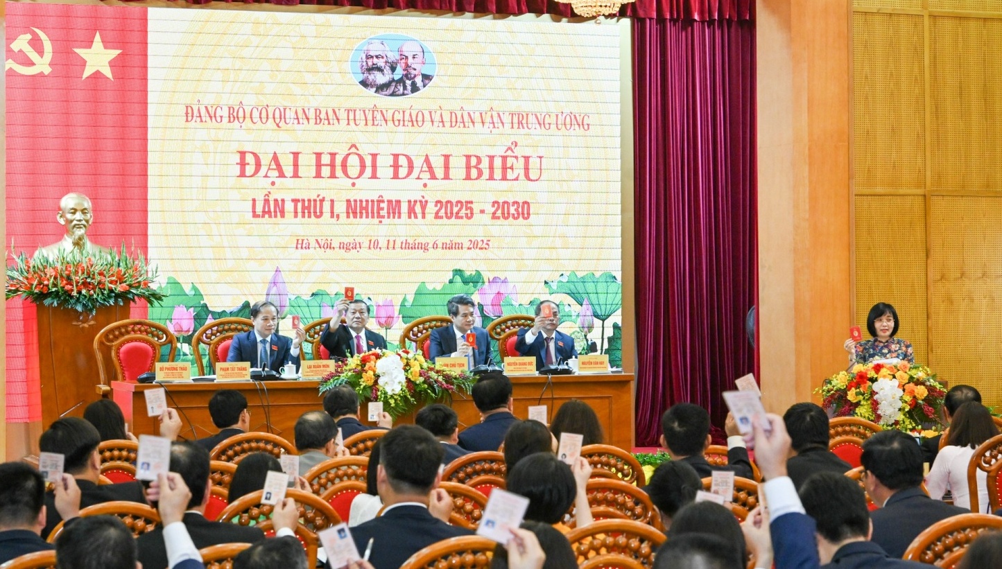 Đổi mới tư duy nhận thức, hành động, nâng cao chất lượng tham mưu chiến lược trên lĩnh vực Tuyên giáo và Dân vận