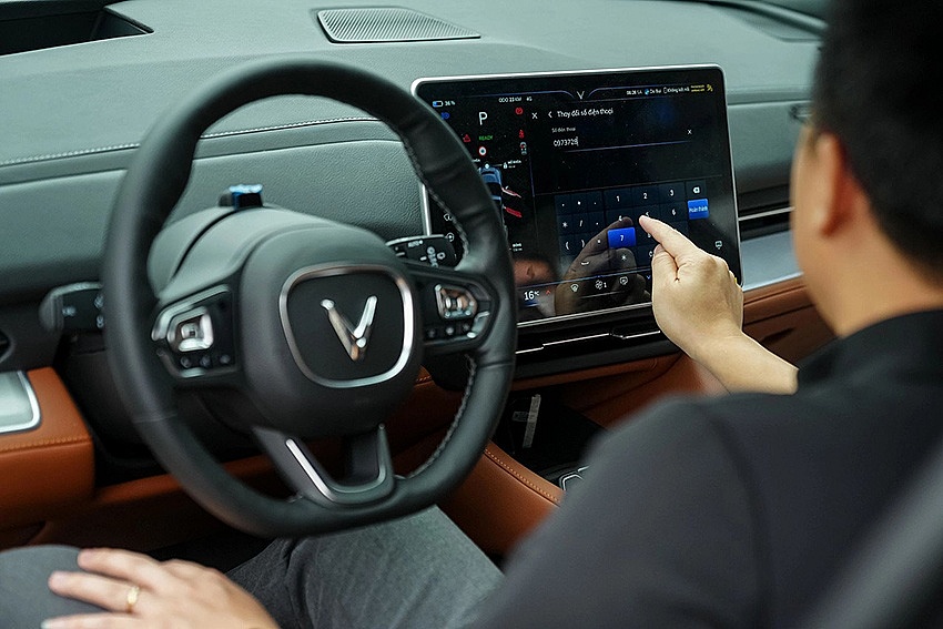 Doanh nhân đổi từ Mercedes-Benz GLC sang VF 9 chỉ vì hai chữ “yên tâm”