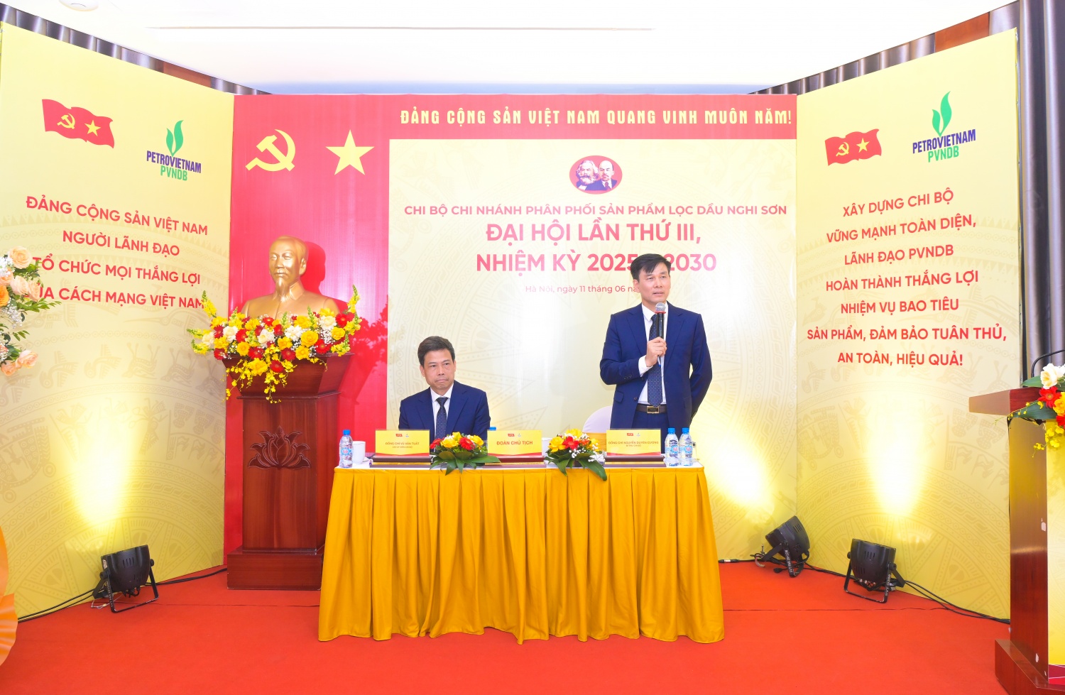 Đoàn Chủ tịch Điều hành Đại hội