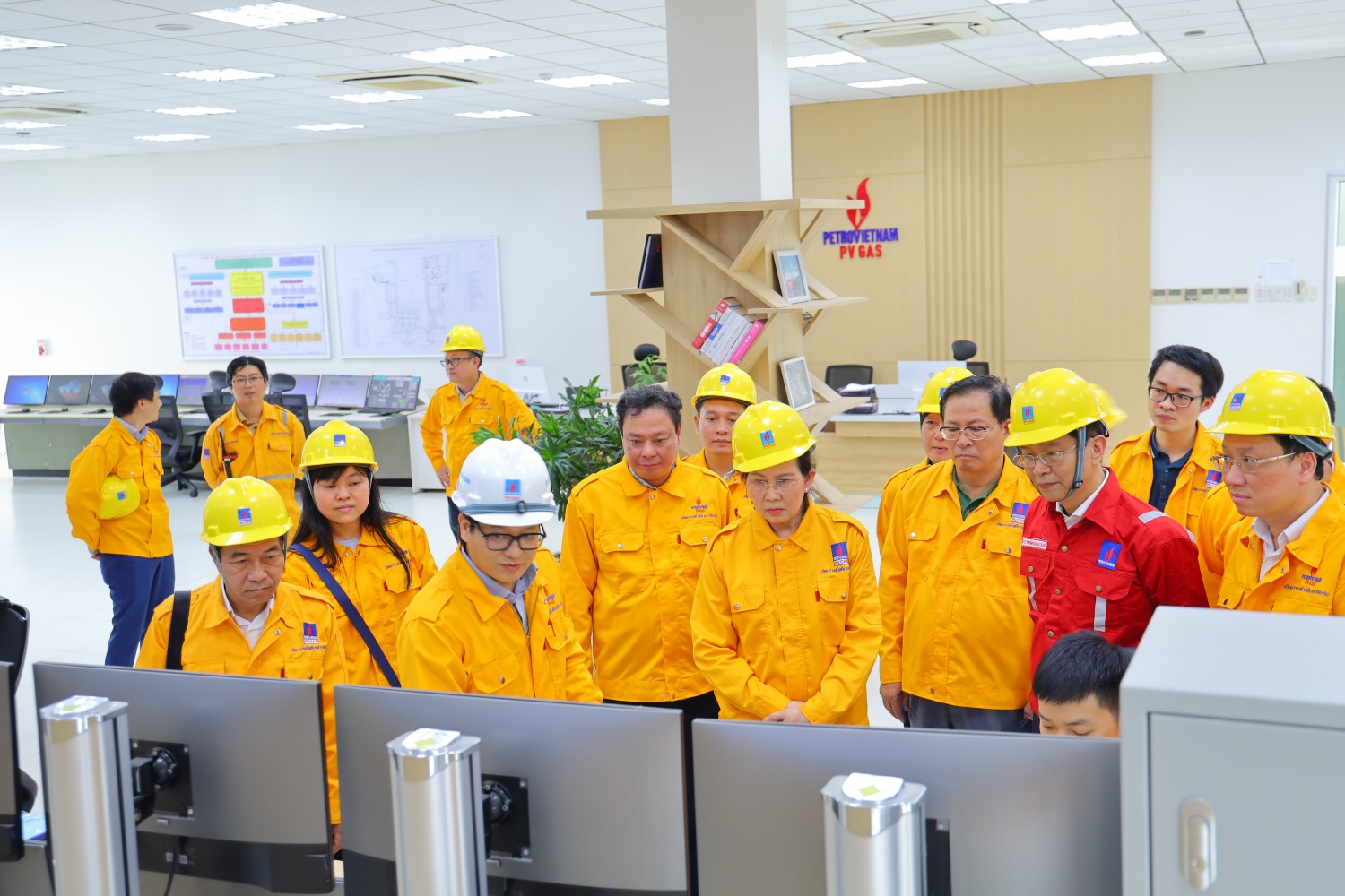 Đoàn công tác Đảng ủy Chính phủ thăm và làm việc tại kho cảng PV GAS Vũng Tàu