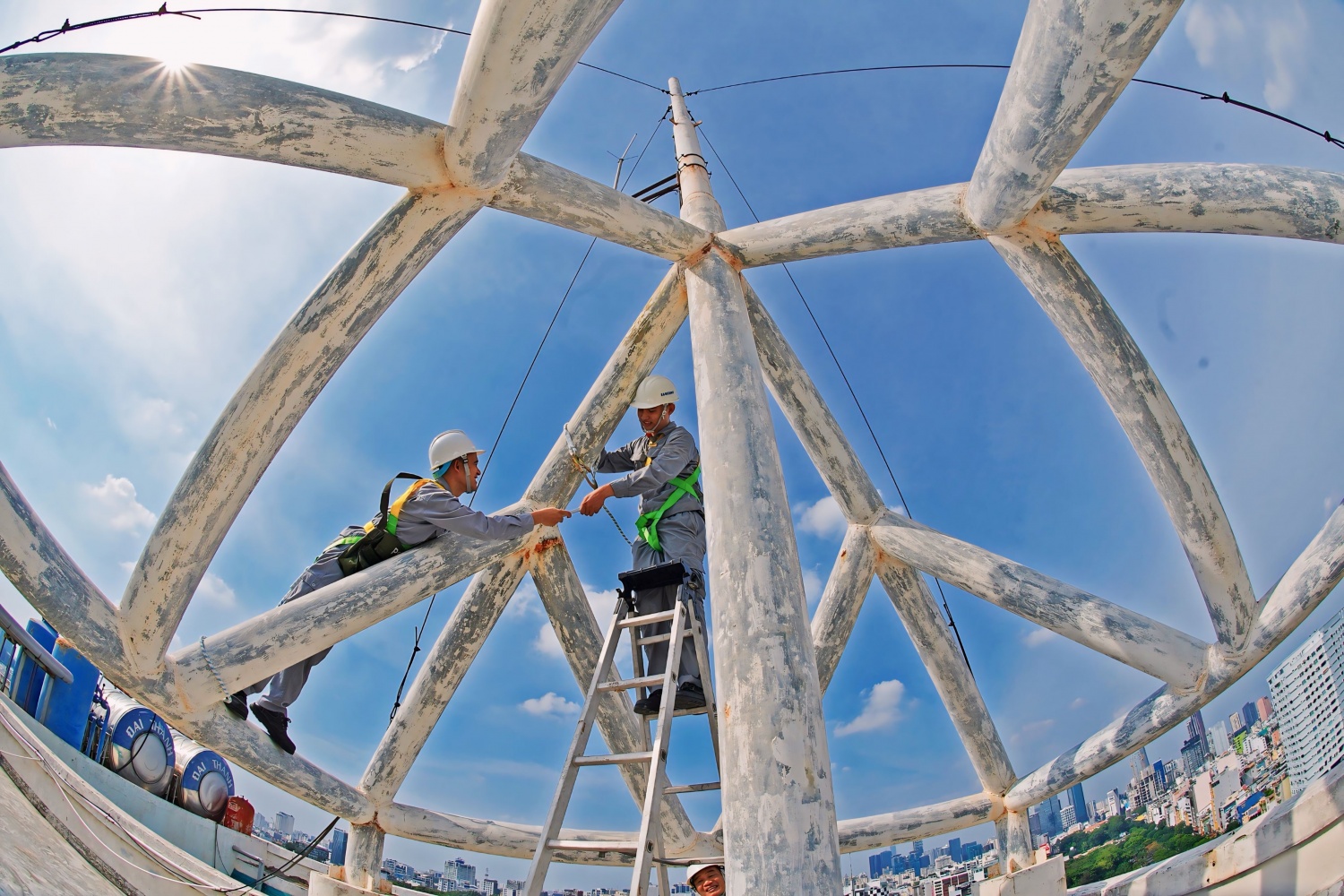 PETROSETCO: 29 năm vững vàng "Chuyên tay - Chuyên tâm"