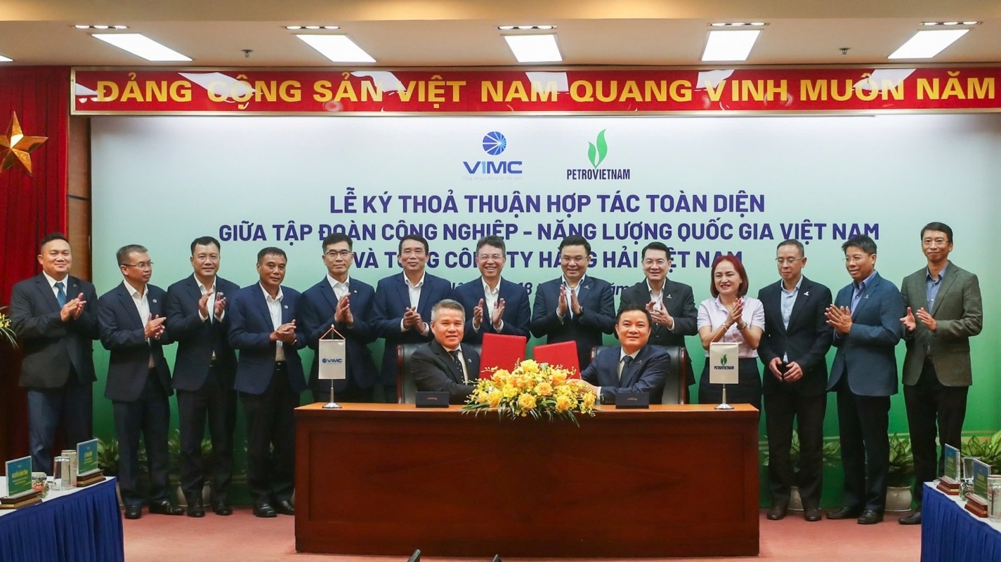 Petrovietnam và VIMC tăng cường liên kết, thúc đẩy phát triển kinh tế biển