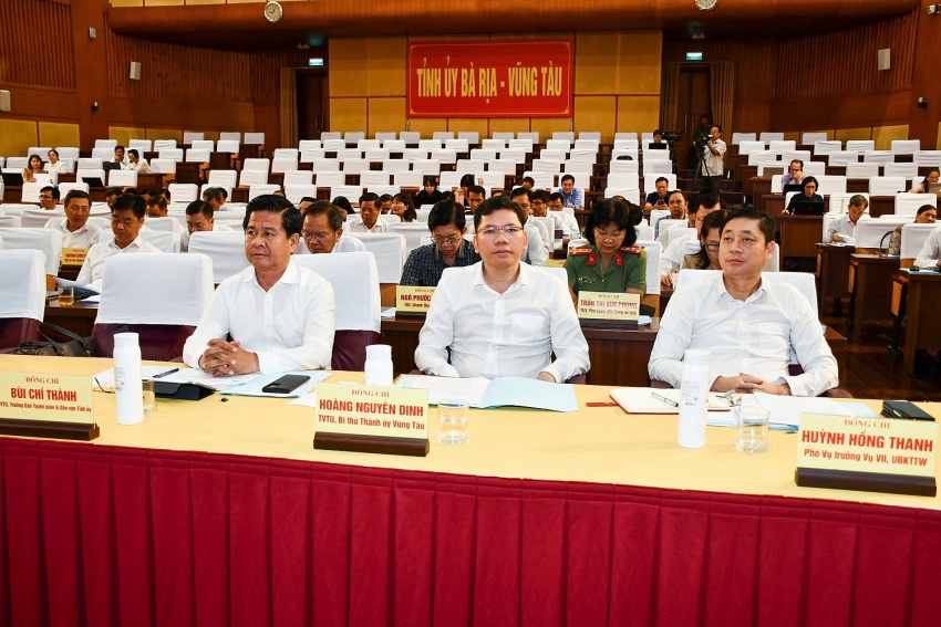 Đánh giá toàn diện tình hình 6 tháng đầu năm, chuẩn bị cho mô hình chính quyền 2 cấp