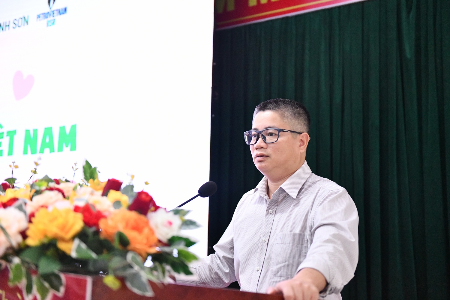 Ông Nguyễn Tấn Dũng – Chủ tịch Công đoàn BSR phát biểu khai mạc, nhấn mạnh vai trò của gia đình trong việc đồng hành cùng sự phát triển của doanh nghiệp