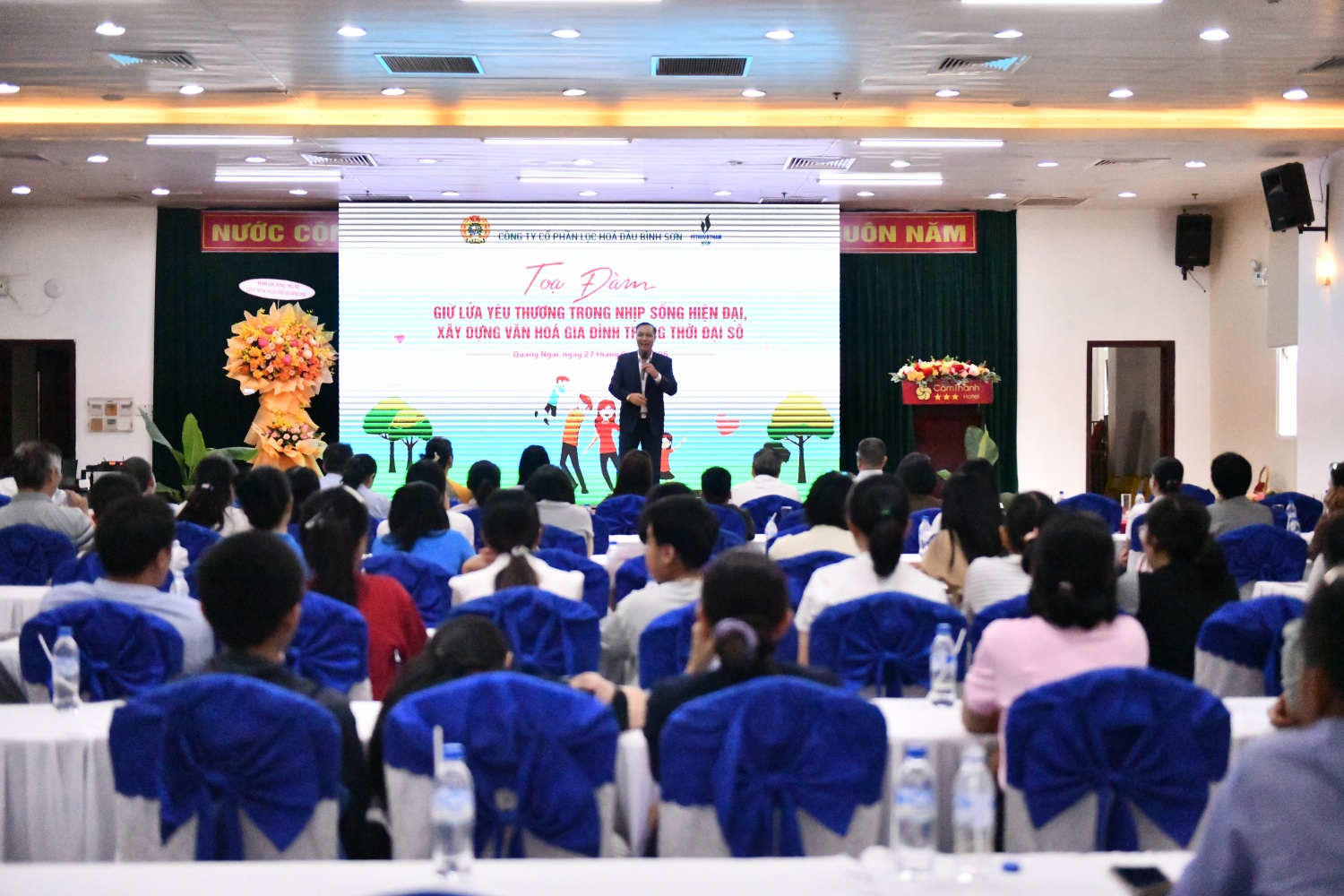 Tiến sĩ Phan Trung Phương trao đổi về các yếu tố cốt lõi để duy trì hạnh phúc và xây dựng văn hóa gia đình trong thời đại số