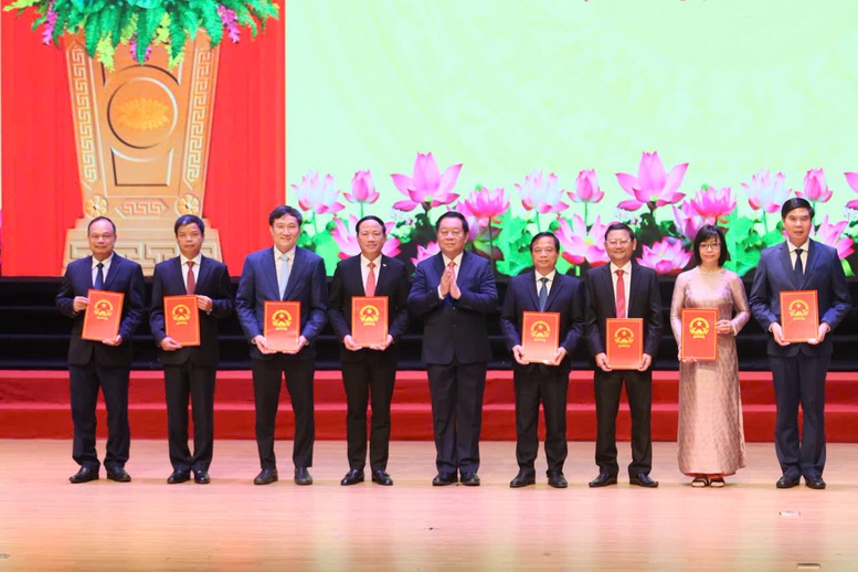 Tổng thuật: Công bố nghị quyết, quyết định sáp nhập đơn vị hành chính, chỉ định nhân sự trên cả nước