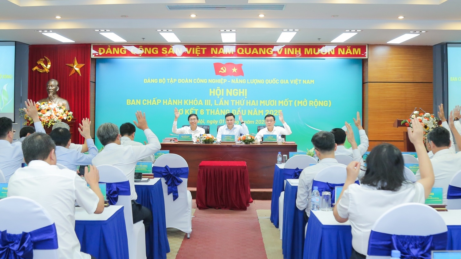 Vượt “gió ngược”, Petrovietnam khẳng định vị thế từ tái cấu trúc