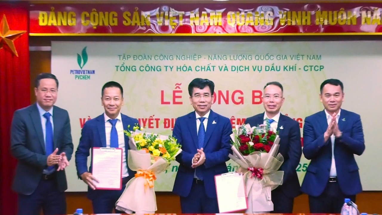 PVChem công bố và trao quyết định bổ nhiệm hai Phó Tổng Giám đốc