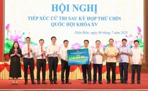 Petrovietnam/Vietsovpetro trao kinh phí hỗ trợ tỉnh Điện Biên tu bổ nghĩa trang liệt sĩ
