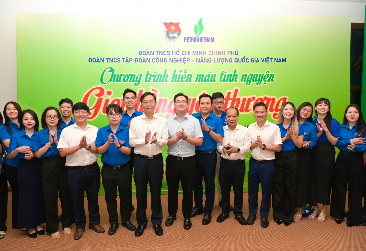 [CHÙM ẢNH] Petrovietnam tổ chức chương trình hiến máu nhân đạo “Giọt hồng yêu thương”