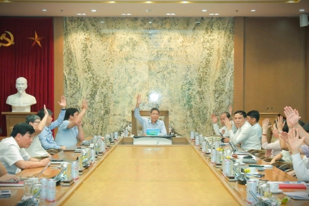 Thông qua các nội dung quan trọng, chương trình làm việc toàn khóa