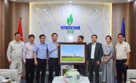BSR hợp tác cung ứng xăng dầu cho thị trường Lào