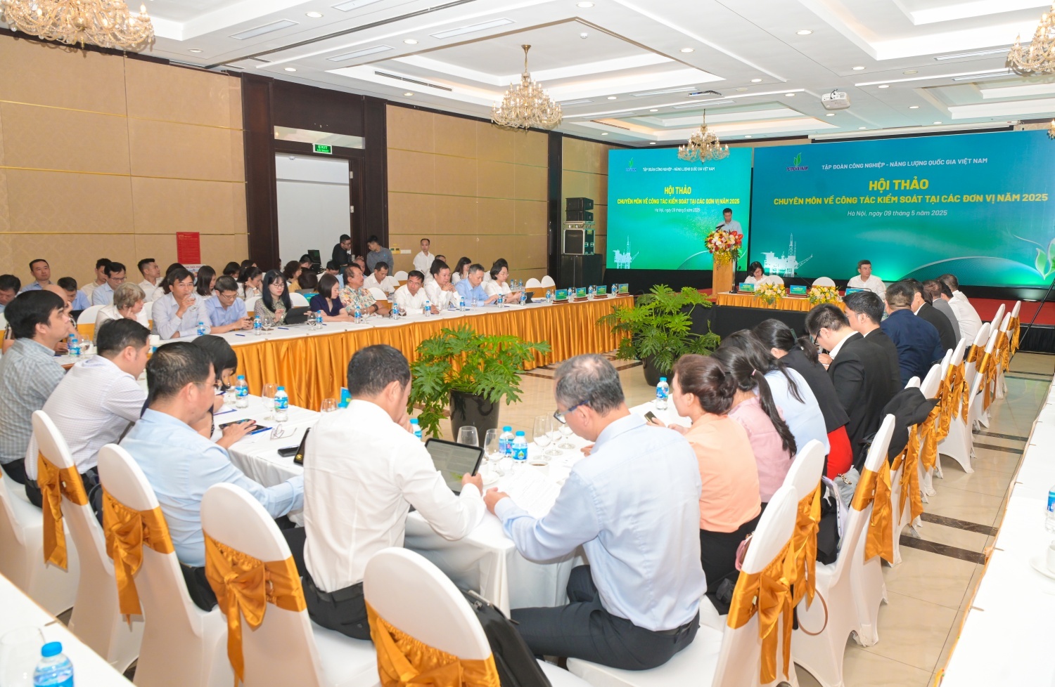 Kiểm tra, giám sát – Nền tảng xây dựng Đảng bộ Petrovietnam trong sạch, vững mạnh Kiểm tra, giám sát – Nền tảng xây dựng Đảng bộ Petrovietnam trong sạch, vững mạnh