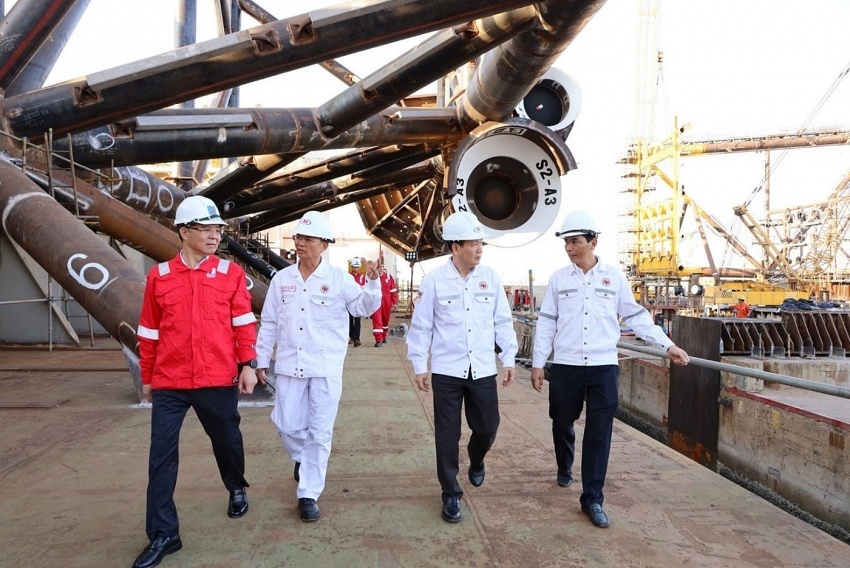 Kiểm tra, giám sát – Nền tảng xây dựng Đảng bộ Petrovietnam trong sạch, vững mạnh Kiểm tra, giám sát – Nền tảng xây dựng Đảng bộ Petrovietnam trong sạch, vững mạnh