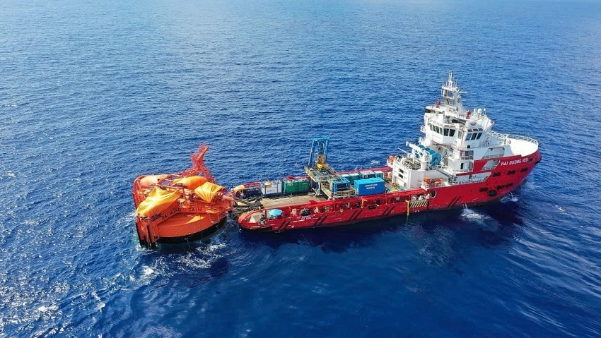 Quá trình vận chuyển Phao CALM mới đến mỏ Đại Hùng