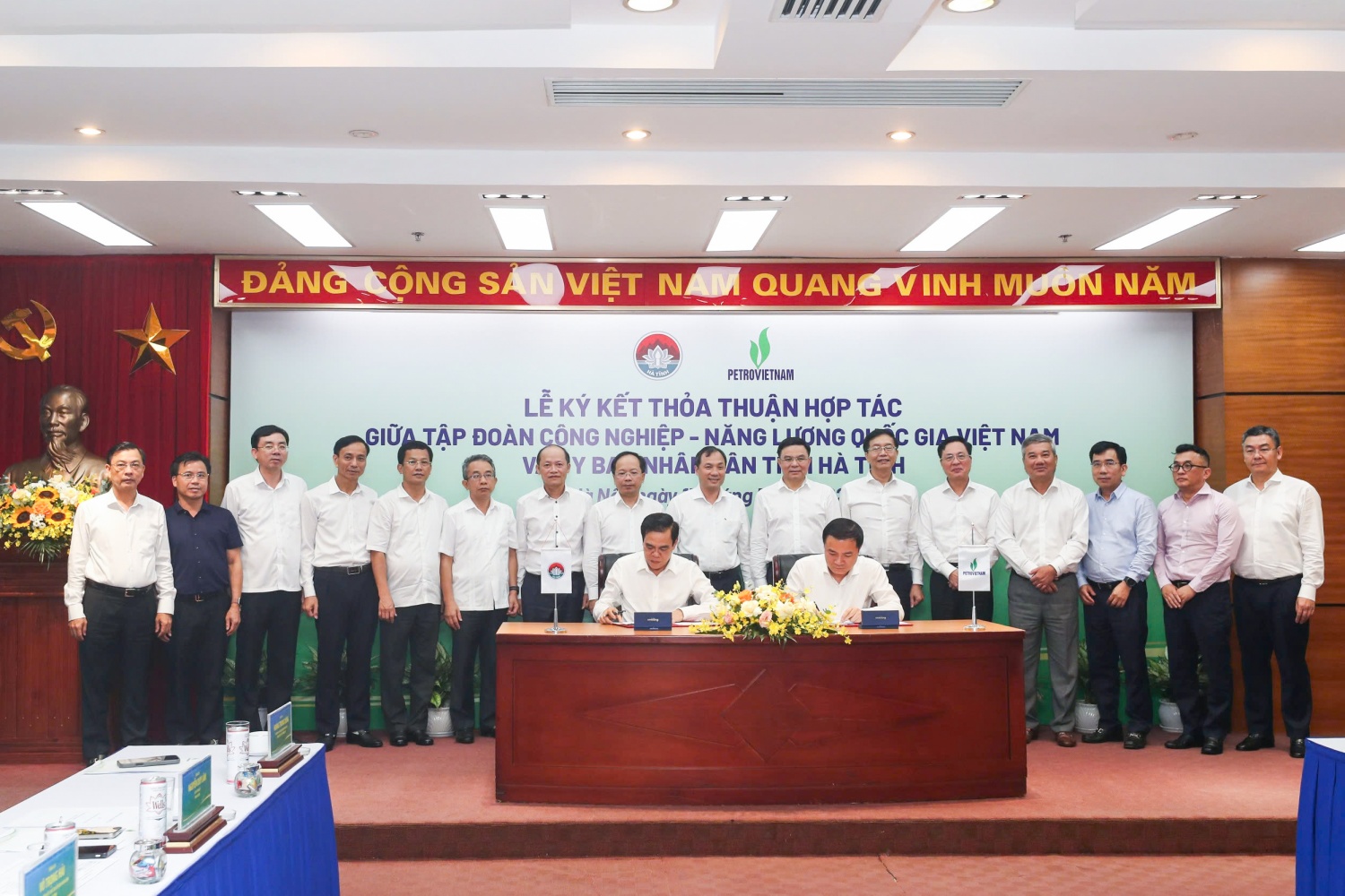 Petrovietnam và tỉnh Hà Tĩnh tăng cường hợp tác phát triển năng lượng và kinh tế địa phương