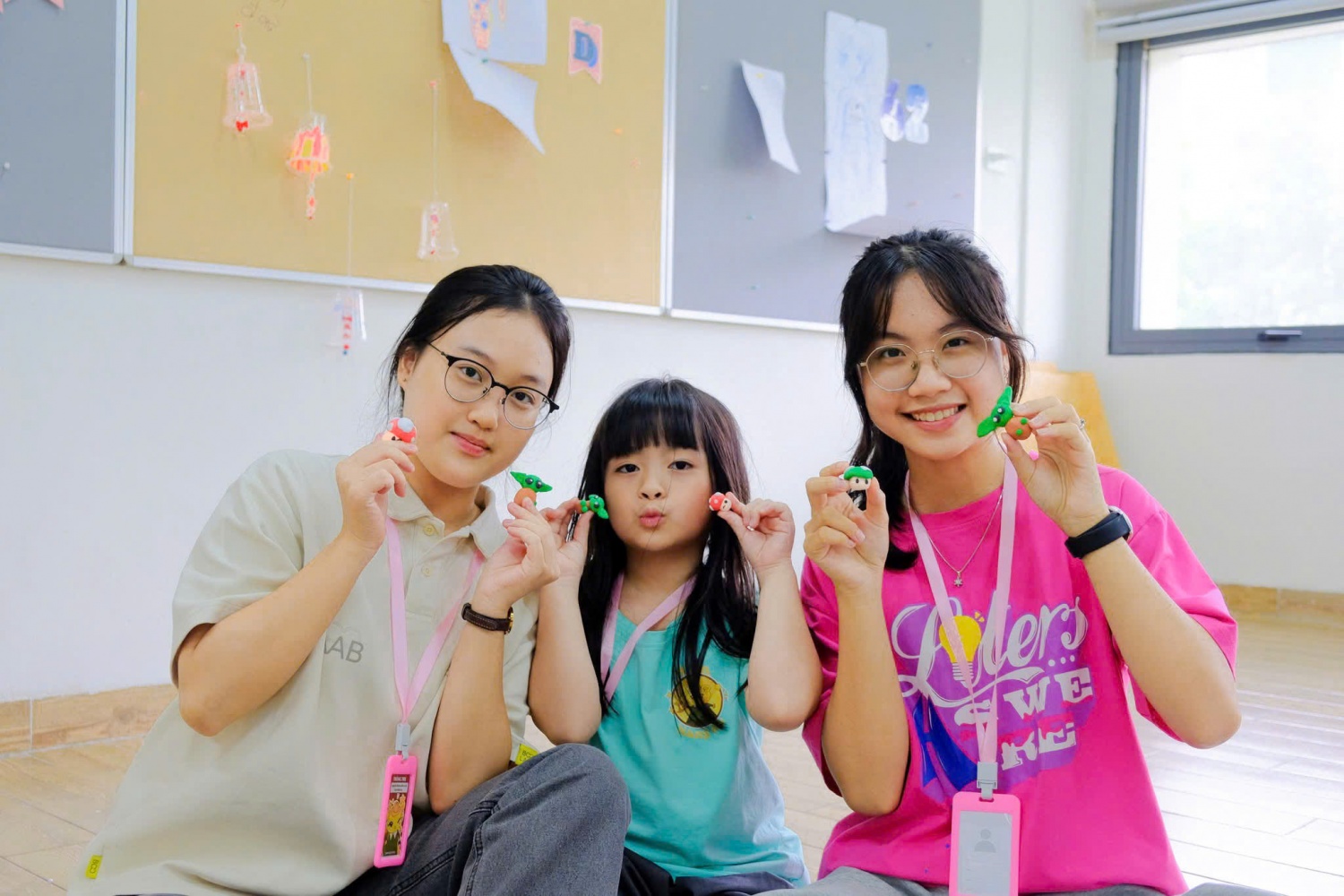 Các em tự tay xây dựng mô hình công trình trong giờ học Khoa học Kiến trúc.