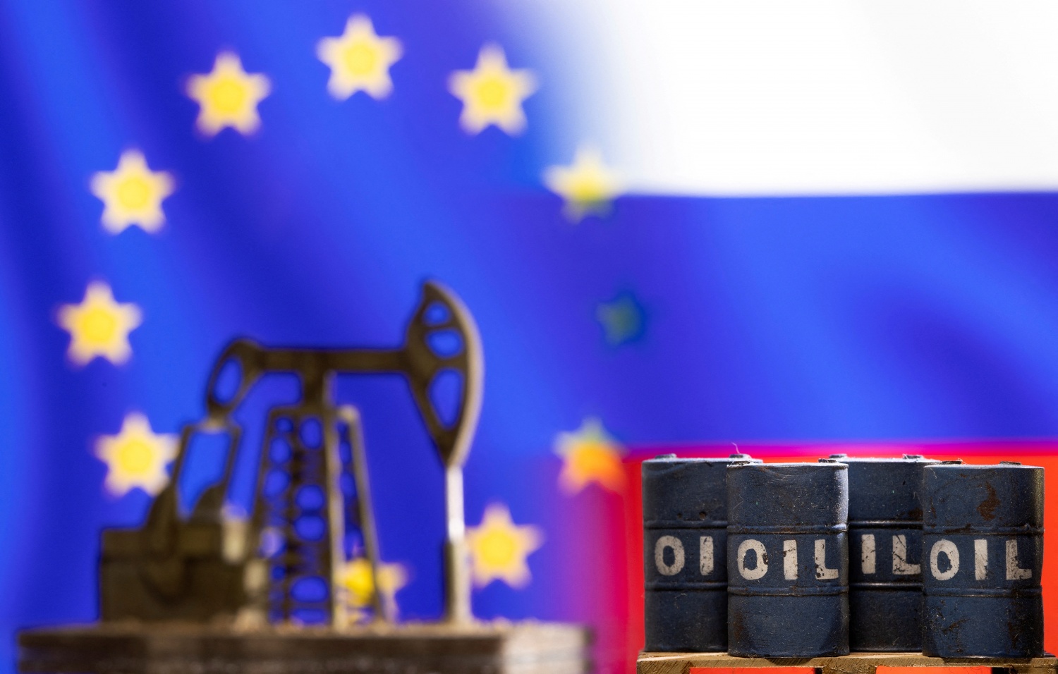 Trần giá dầu trong gói trừng phạt mới của EU với Nga thể hiện điều gì? Trần giá dầu trong gói trừng phạt mới của EU với Nga thể hiện điều gì?