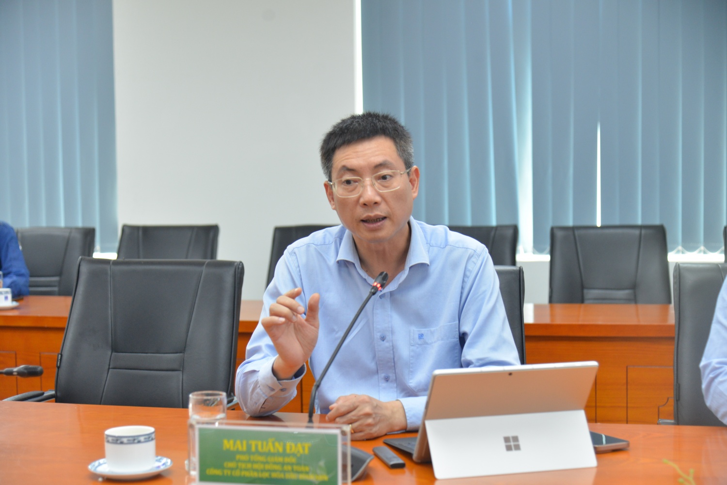 Phó Tổng Giám đốc BSR Mai Tuấn Đạt phát biểu tại cuộc họp