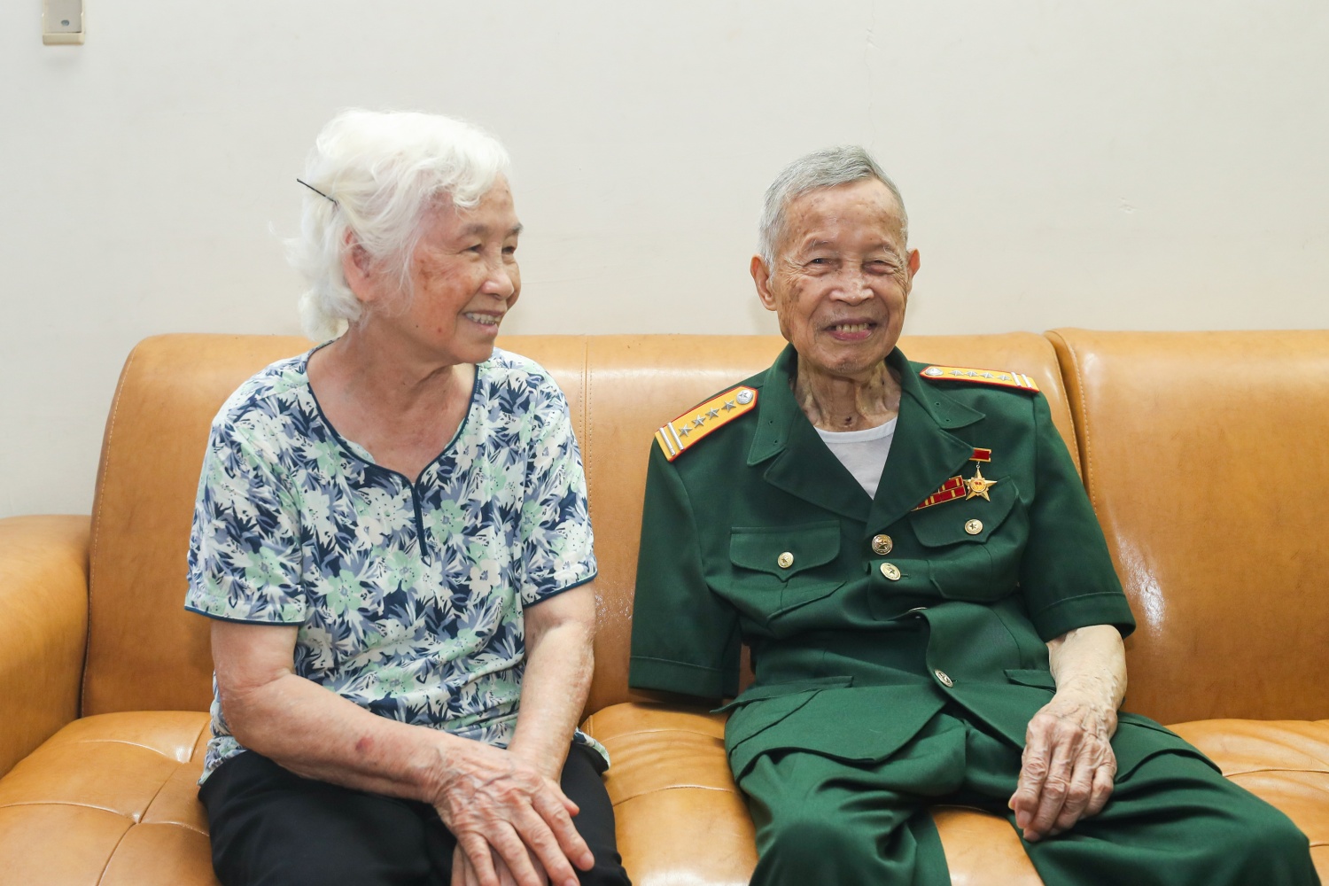 Petrovietnam thăm hỏi, tri ân Anh hùng LLVT La Văn Cầu và Hội nạn nhân chất độc da cam