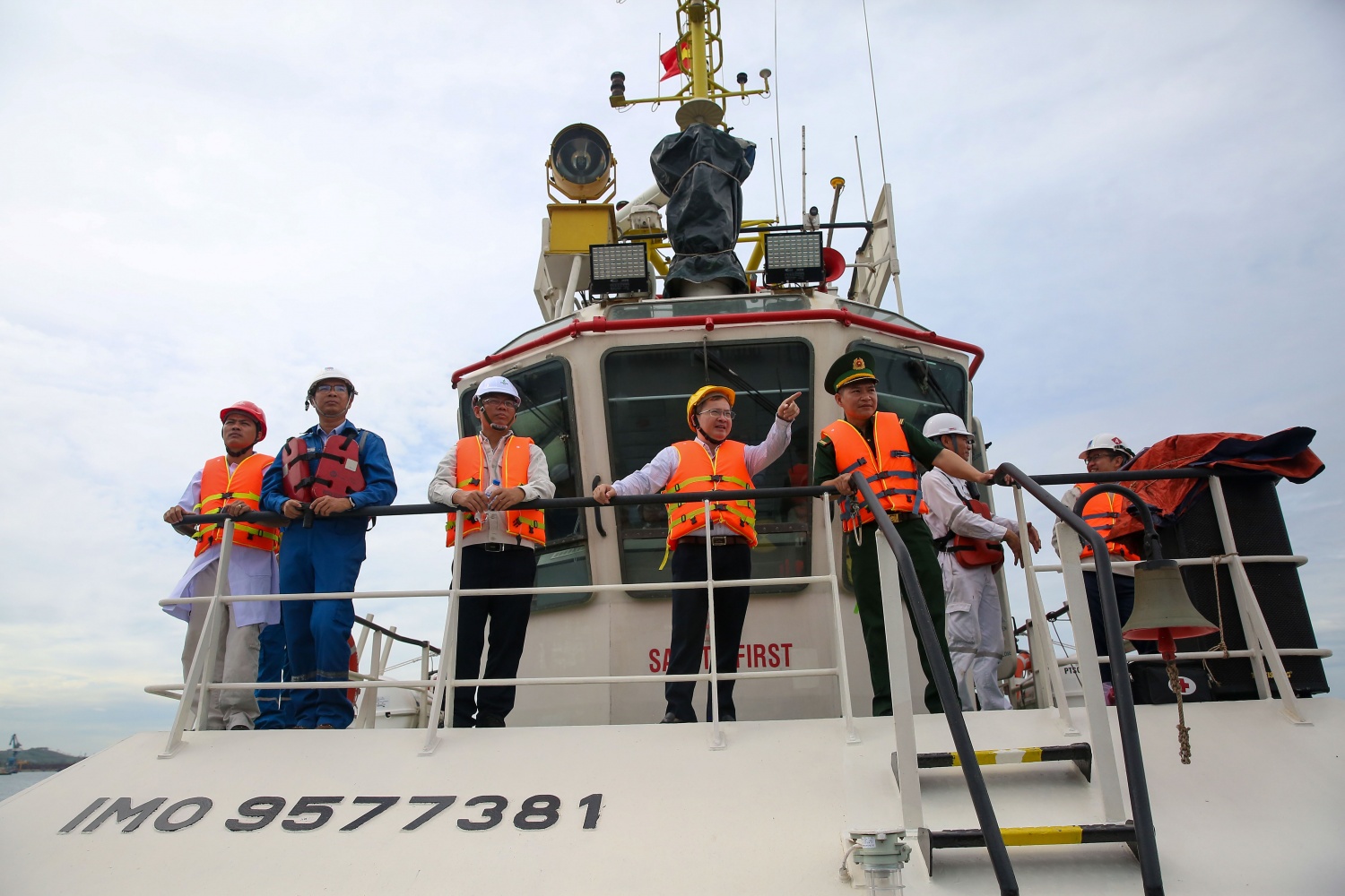 Diễn tập ứng phó tình huống khẩn cấp tại Cảng xuất sản phẩm NMLD Dung Quất