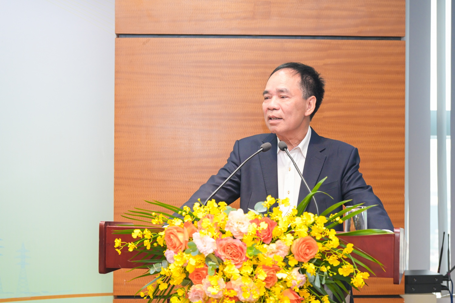 TS. Nguyễn Quốc Thập – Chủ tịch Hội Dầu khí Việt phát biểu khai mạc diễn đàn