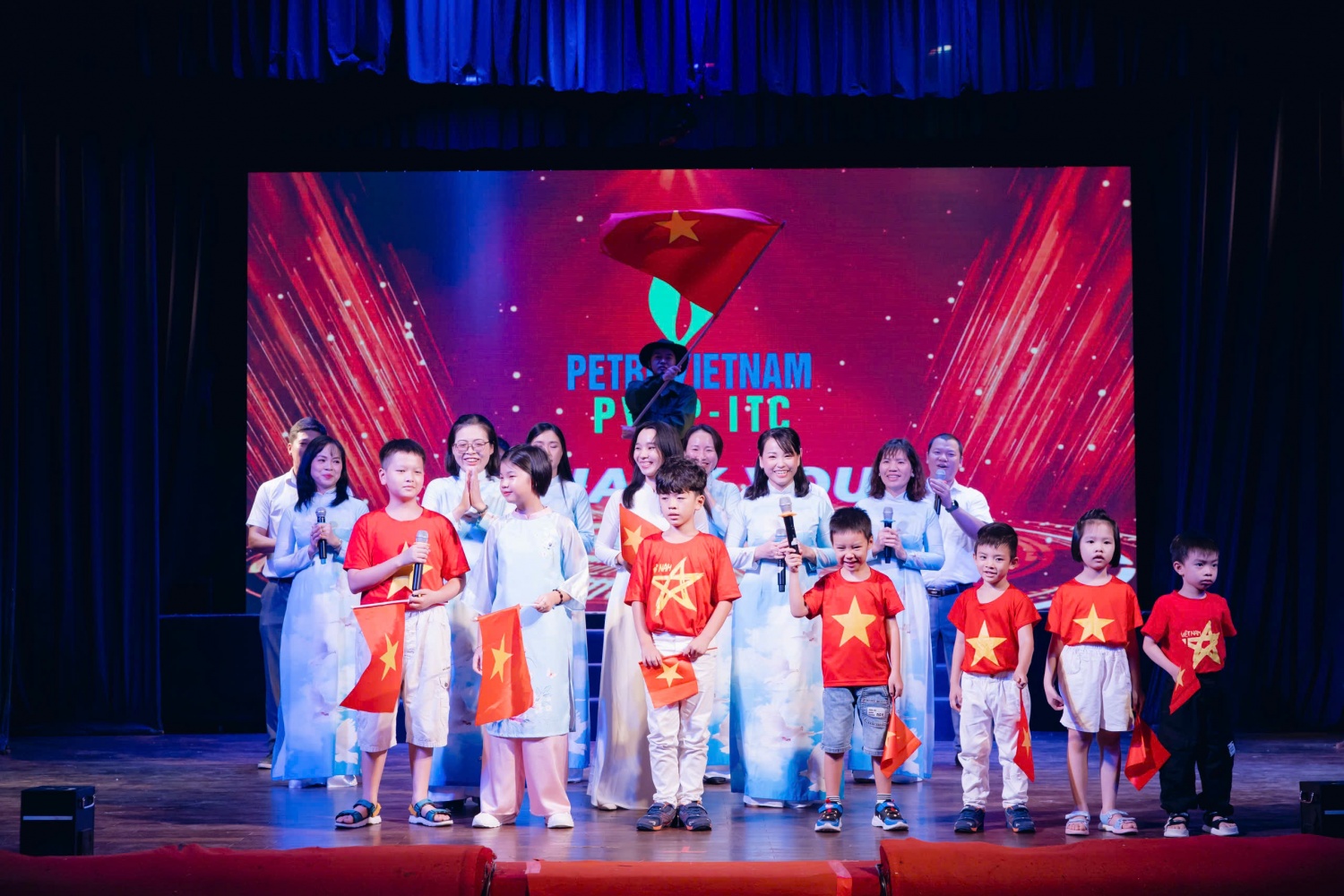 Hội diễn Văn nghệ PVEP 2025: Hành trình vươn ra biển lớn, gắn kết trái tim người lao động