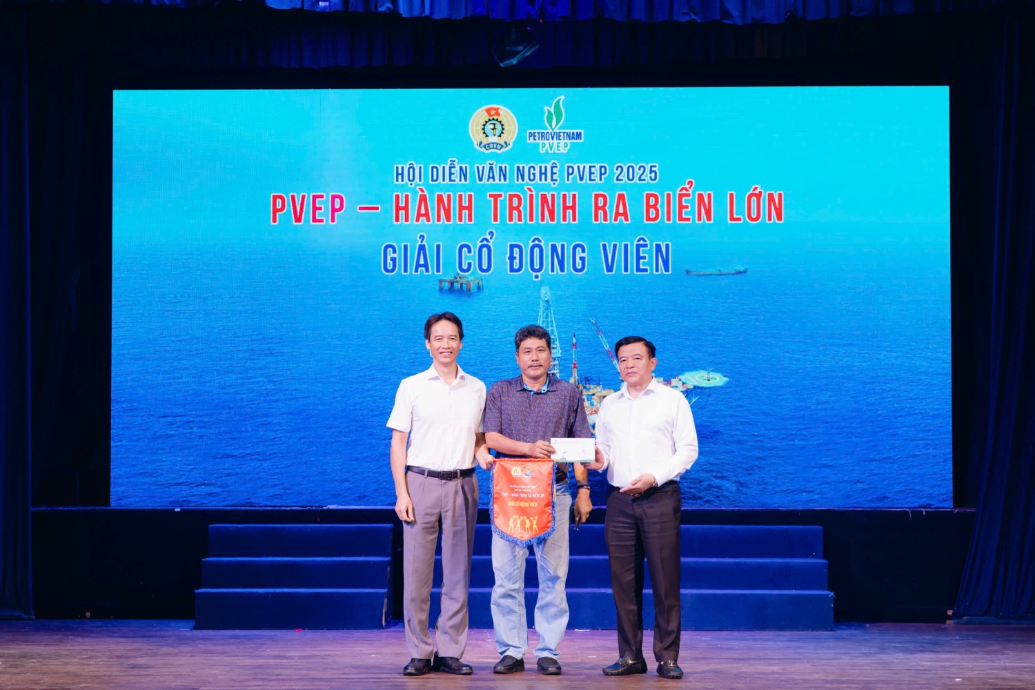 Hội diễn Văn nghệ PVEP 2025: Hành trình vươn ra biển lớn, gắn kết trái tim người lao động