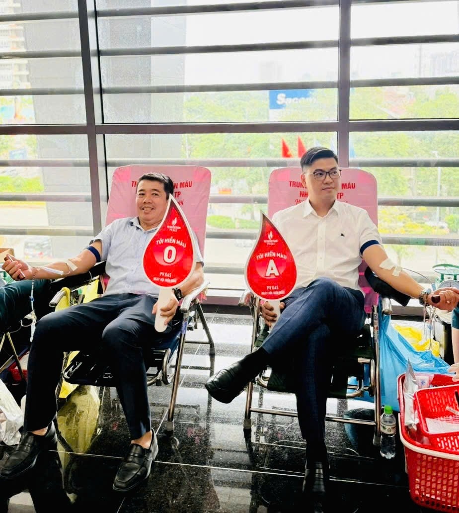 Lãnh đạo và người lao động PV GAS tham gia hiến máu, thể hiện trách nhiệm cộng đồng và trái tim nhân ái