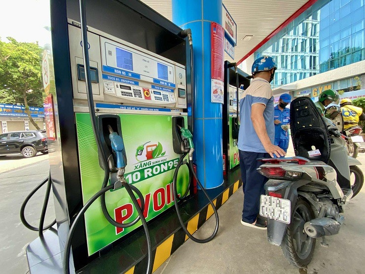 Chuyên gia: Xăng E10 không gây hại động cơ, bảo vệ môi trường, cần tạo niềm tin rộng rãi