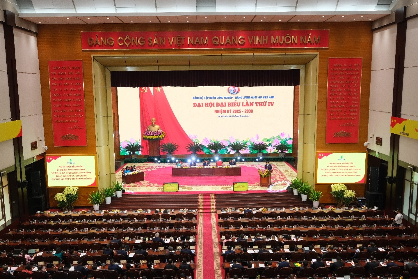 Ngày 3/8/2025, tại thủ đô Hà Nội, Đảng bộ Tập đoàn Công nghiệp - Năng lượng Quốc gia Việt Nam (Petrovietnam) đã trọng thể tổ chức Đại hội Đại biểu lần thứ IV, nhiệm kỳ 2025 - 2030.