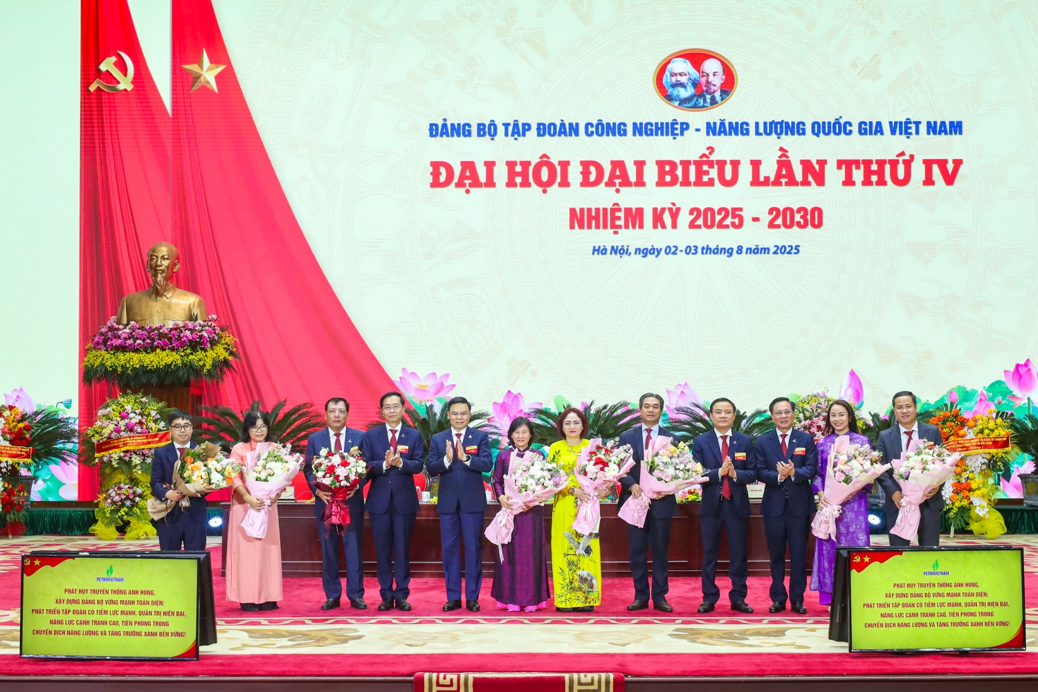 Phát triển Tập đoàn có tiềm lực mạnh, quản trị hiện đại, năng lực cạnh tranh cao, tiên phong trong chuyển dịch năng lượng và tăng trưởng xanh bền vững