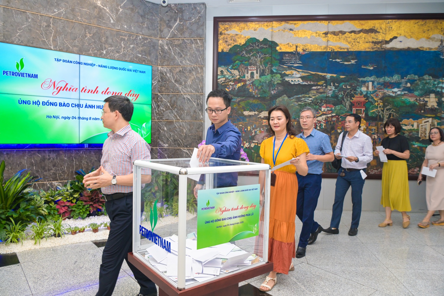 Petrovietnam chung tay hướng về đồng bào vùng lũ