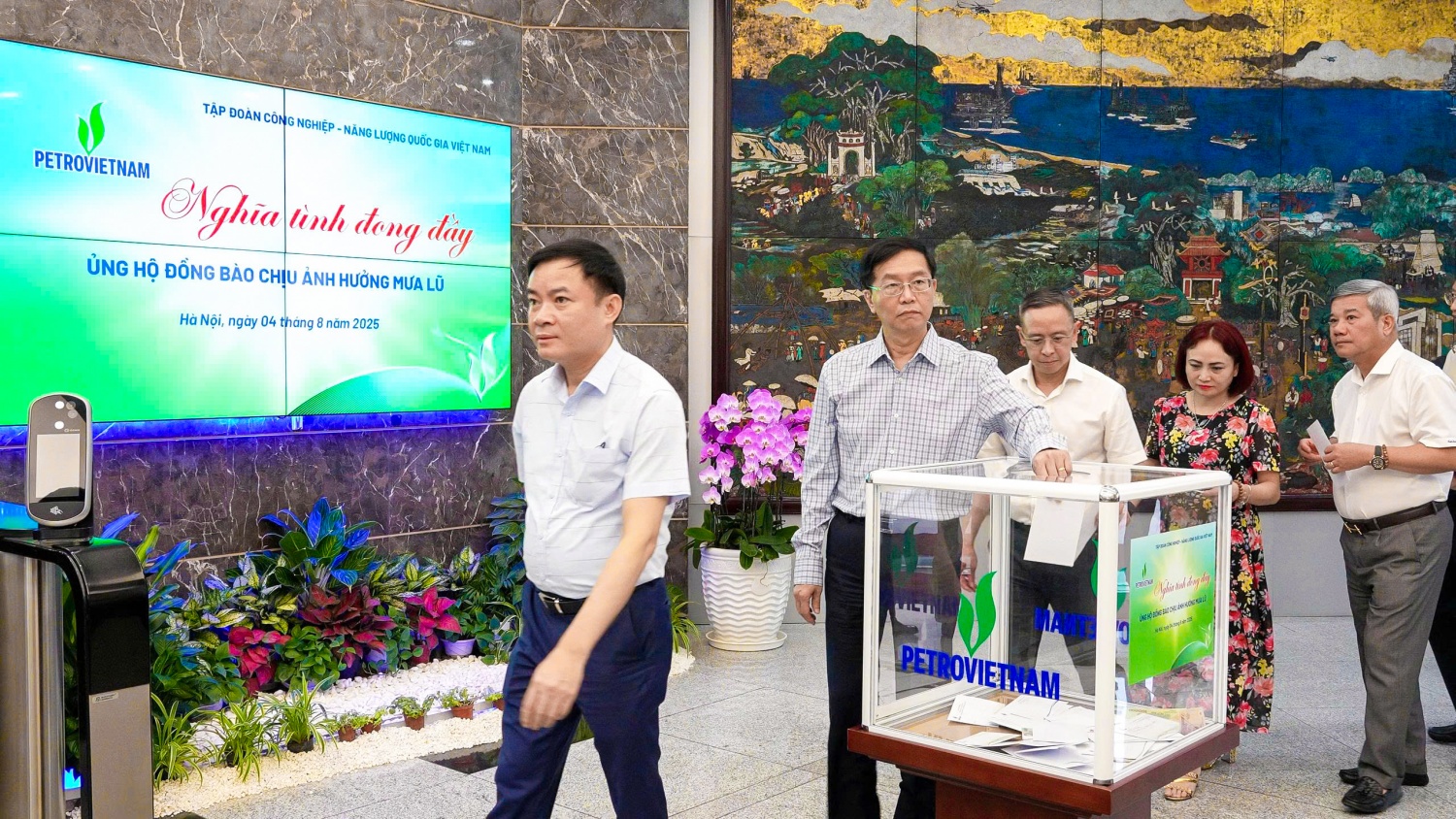 Petrovietnam chung tay hướng về đồng bào vùng lũ