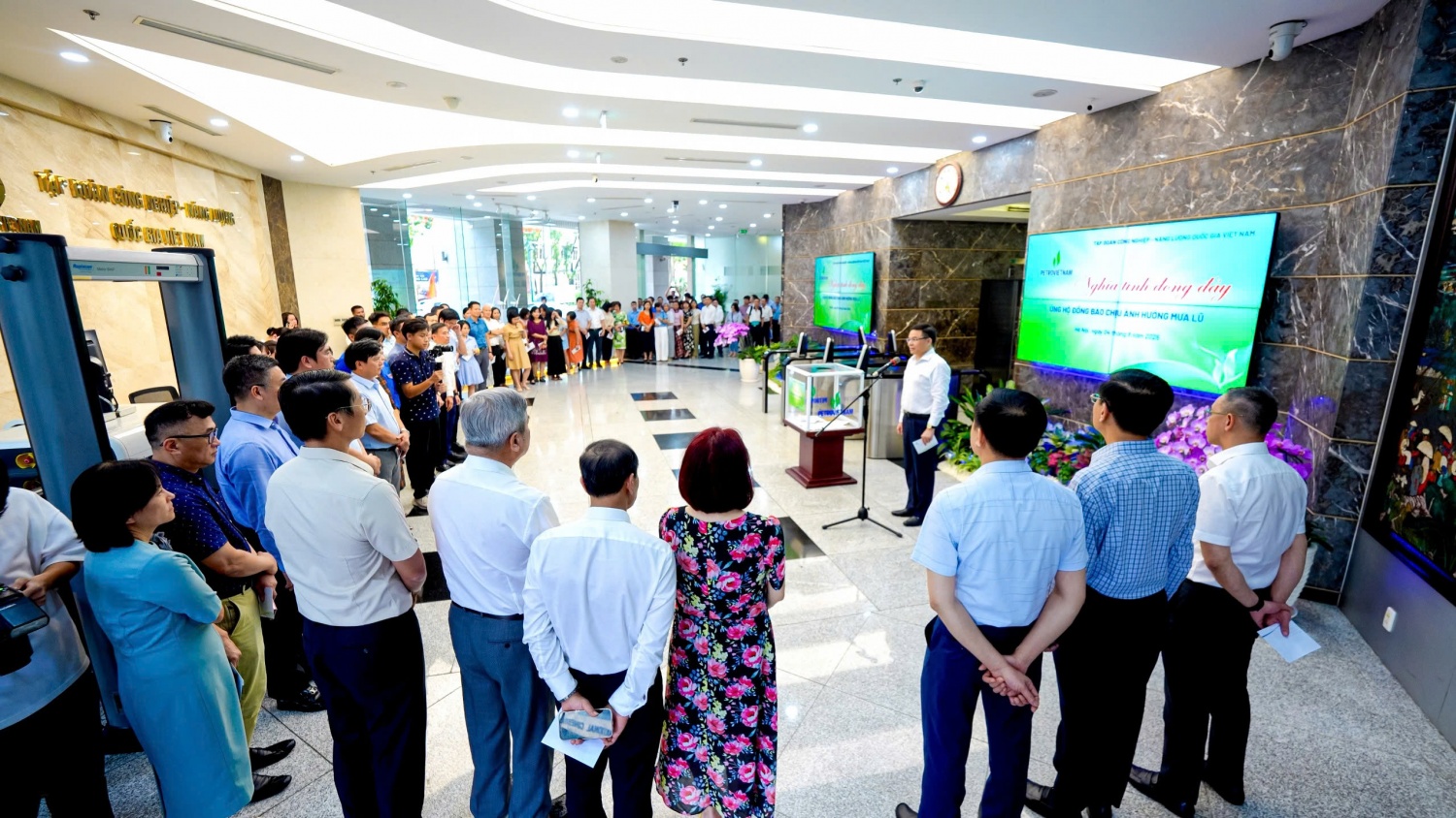 Petrovietnam chung tay hướng về đồng bào vùng lũ