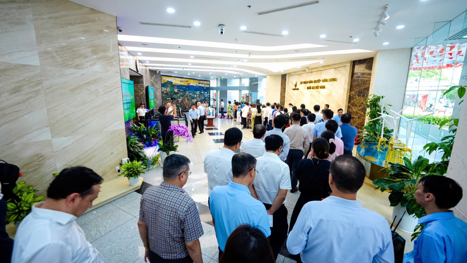 Petrovietnam chung tay hướng về đồng bào vùng lũ