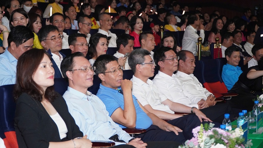 “Tỏa sáng Petrovietnam” – Khúc tráng ca tri ân quá khứ, tiếp lửa tương lai