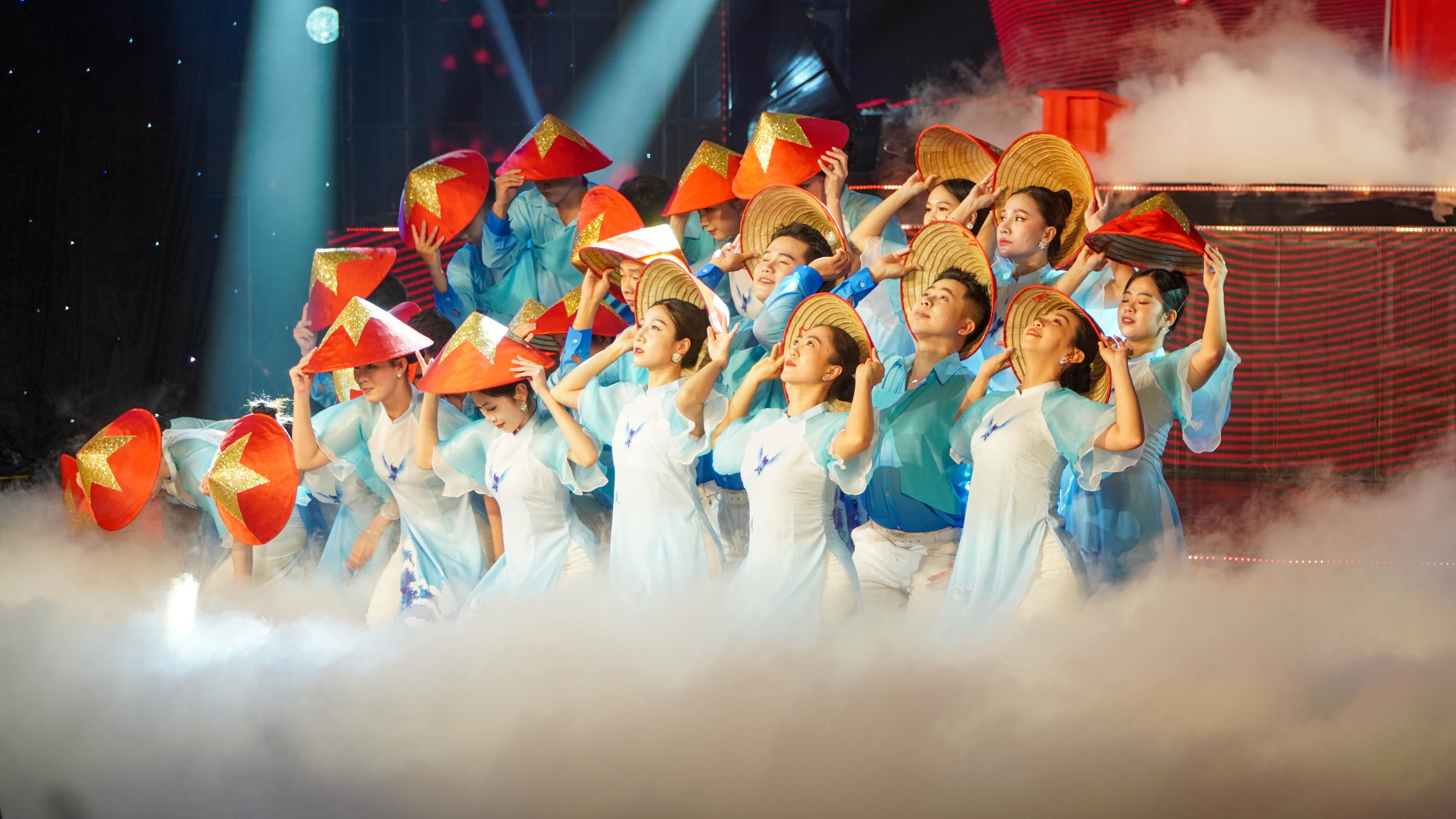 [E Magazine] Bản hòa ca của niềm tin và khát vọng trong hành trình 50 năm