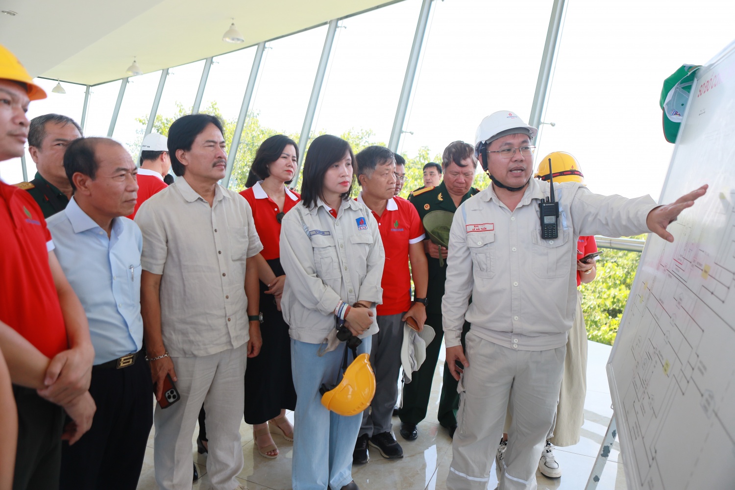 Lan tỏa nghĩa tình Petrovietnam trong hành trình về nguồn tại Quảng Ngãi