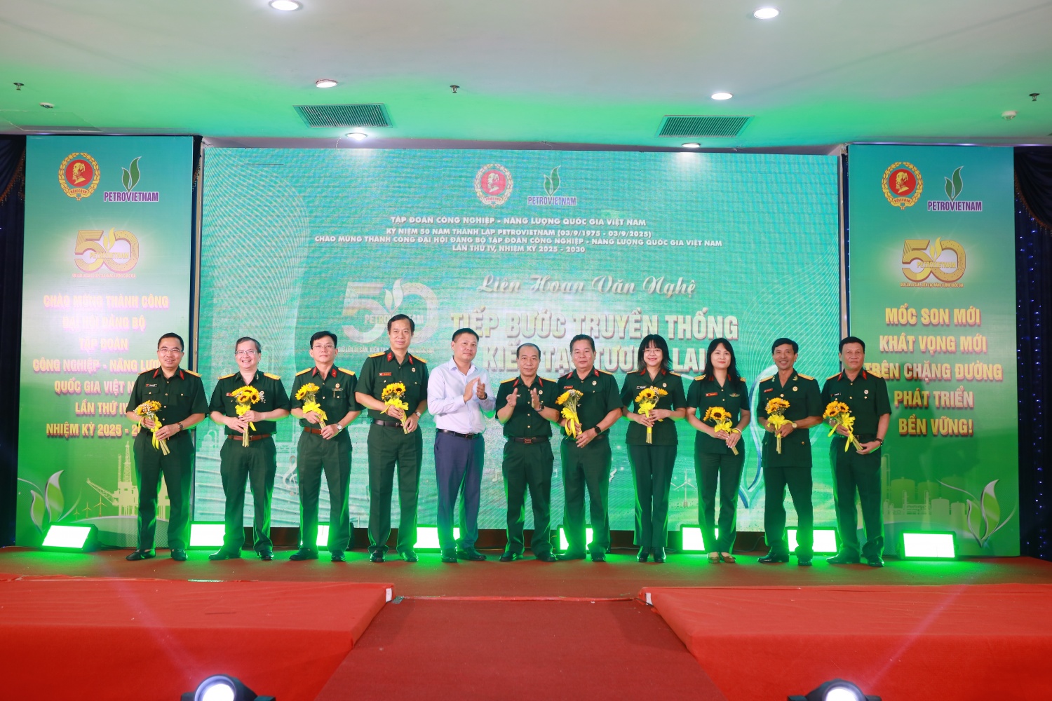 Tự hào âm vang “Tiếp bước truyền thống - Kiến tạo tương lai”