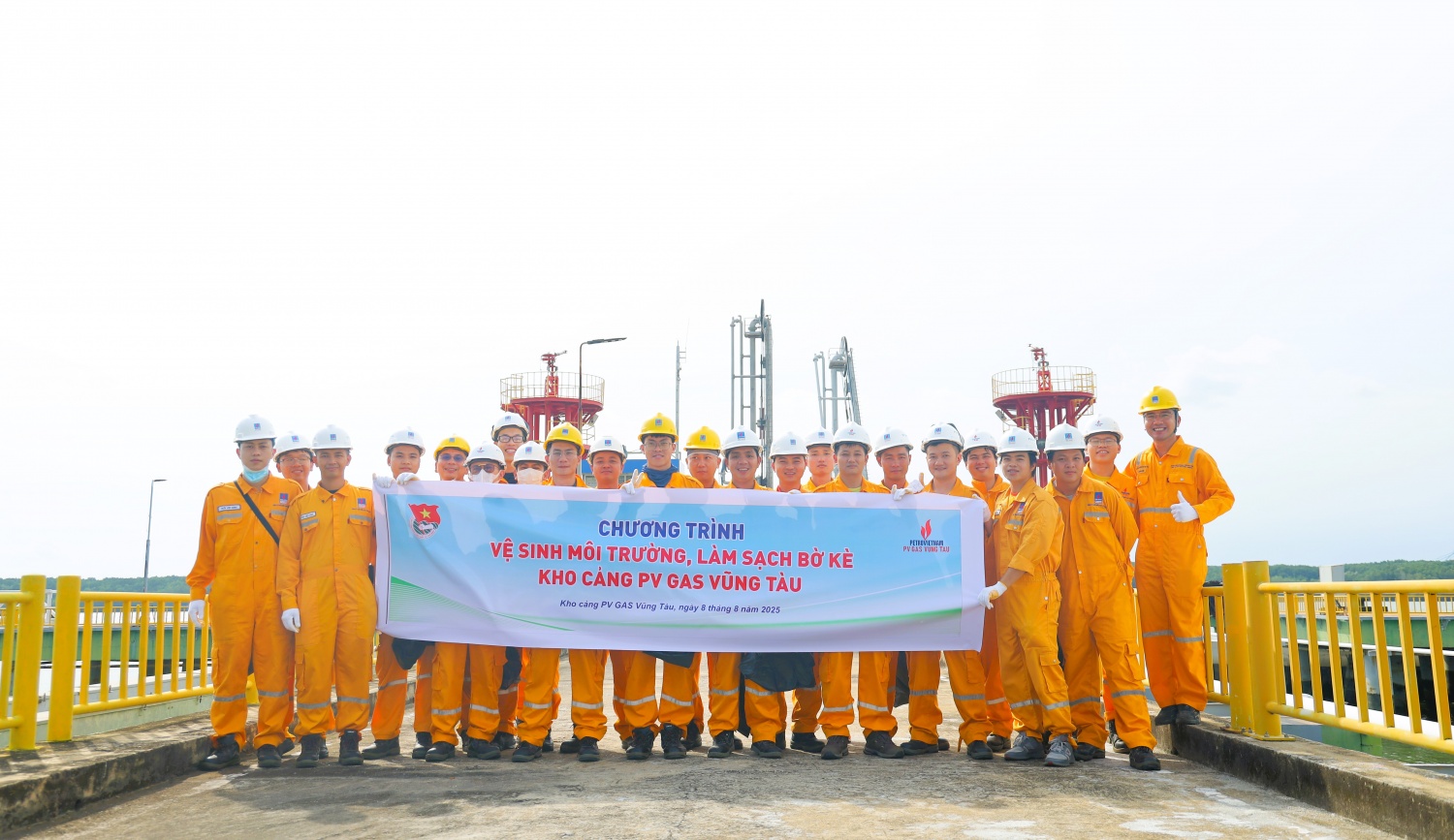 Đoàn Thanh niên PV GAS VUNG TAU tại khu vực cầu cảng Jerry 2