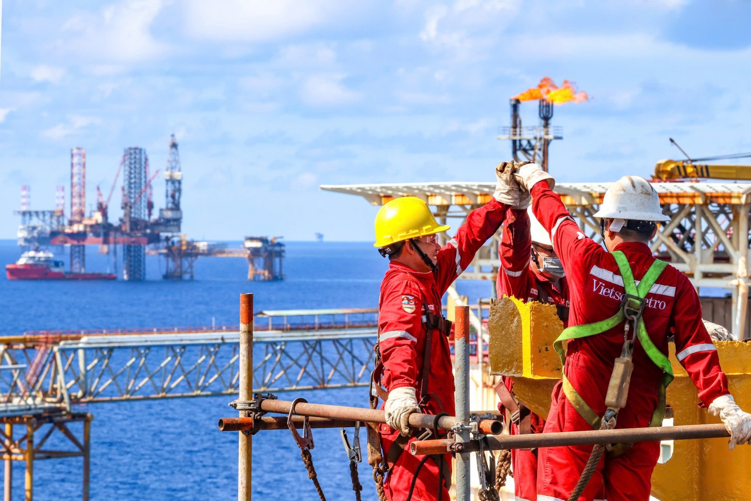 30 năm Xí nghiệp Khí (Vietsovpetro): Bản lĩnh và trí tuệ, góp phần giữ vững dòng khí cho Tổ quốc