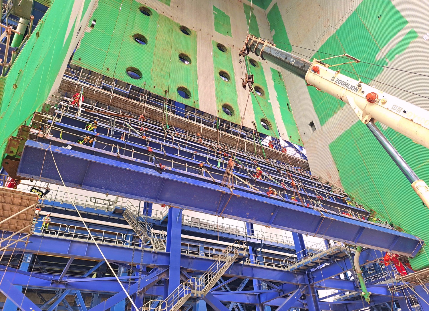 Dự án NMNĐ Long Phú 1 lắp đặt khung lò hơi, hoàn thành nhiều hạng mục quan trọng