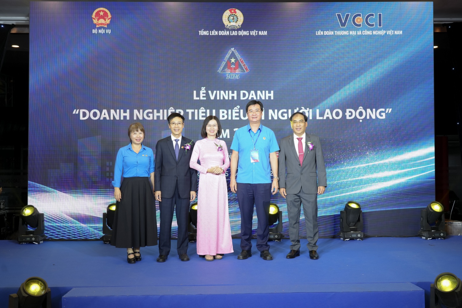 3 đơn vị Petrovietnam được vinh danh “Doanh nghiệp tiêu biểu vì người lao động” năm 2025