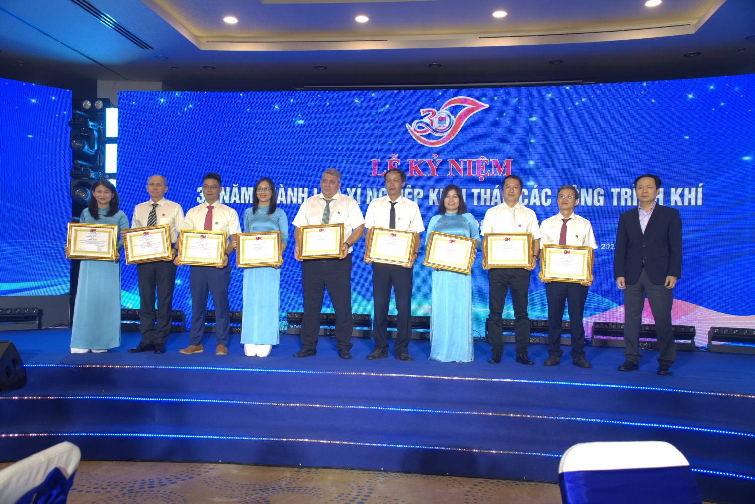 Xí nghiệp Khí Vietsovpetro: 30 năm đồng hành cùng dòng Khí “Vững bước tiên phong”