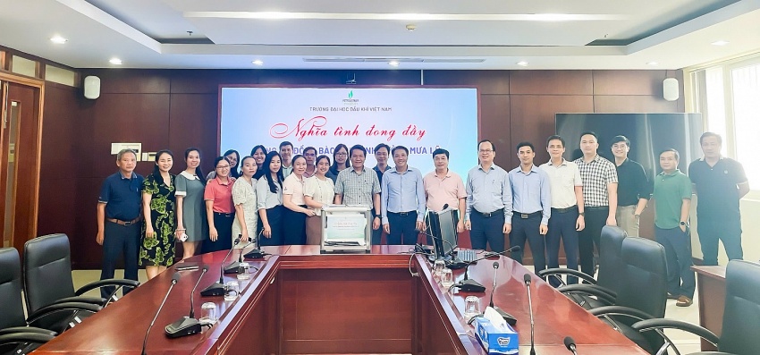 VPI, PVU và PV College chung tay ủng hộ người dân chịu thiệt hại do bão số 3