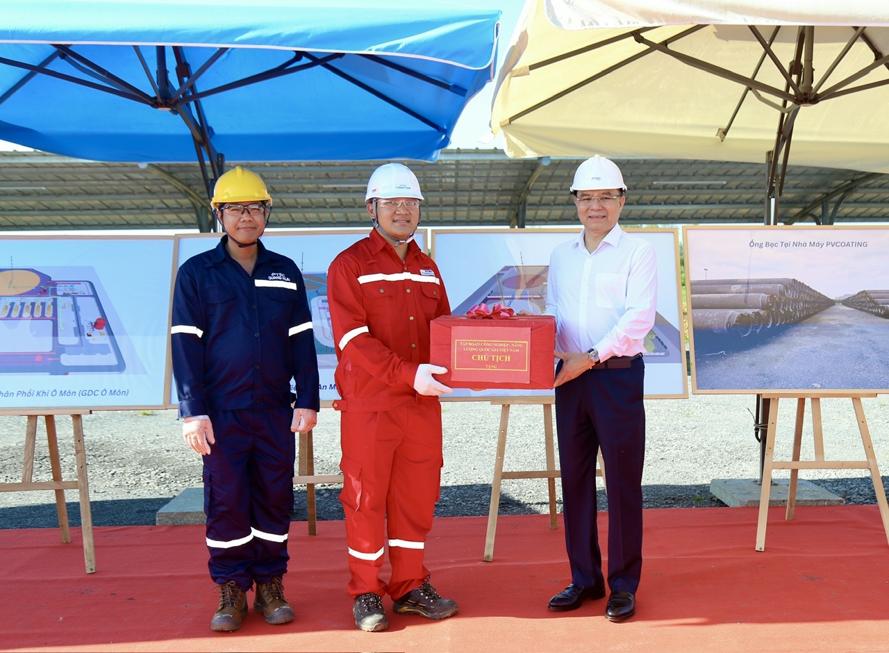 Đường ống dẫn khí Lô B - Ô Môn bám đường găng tiến độ, đồng bộ chuỗi dự án khí - điện