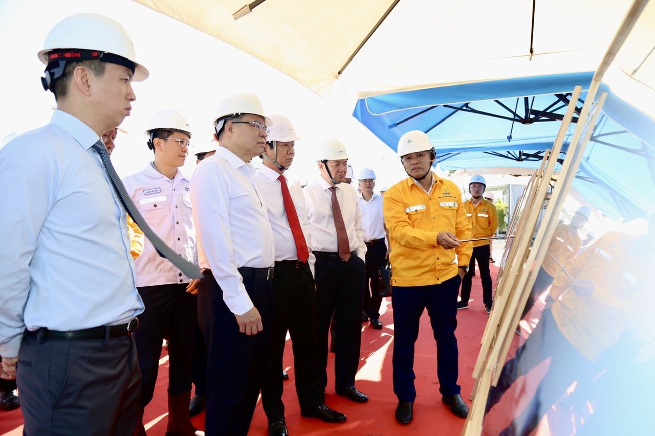 Đường ống dẫn khí Lô B - Ô Môn bám đường găng tiến độ, đồng bộ chuỗi dự án khí - điện