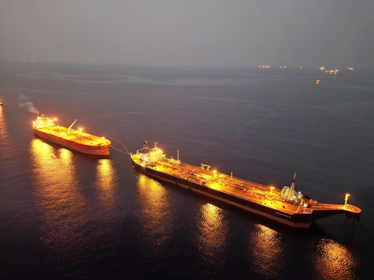 Xuất bán lô dầu đầu tiên từ mỏ Kình Ngư Trắng - Kình Ngư Trắng Nam, Lô 09-2/09