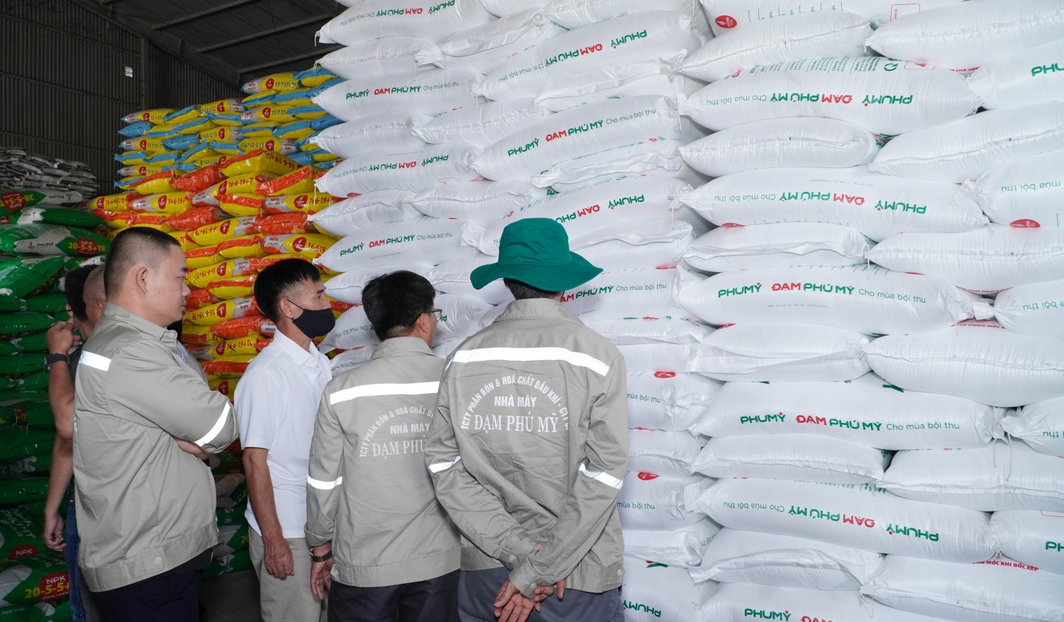 PVFCCo - Phú Mỹ gặp mặt nhà phân phối và khảo sát thị trường tại Đắk Lắk